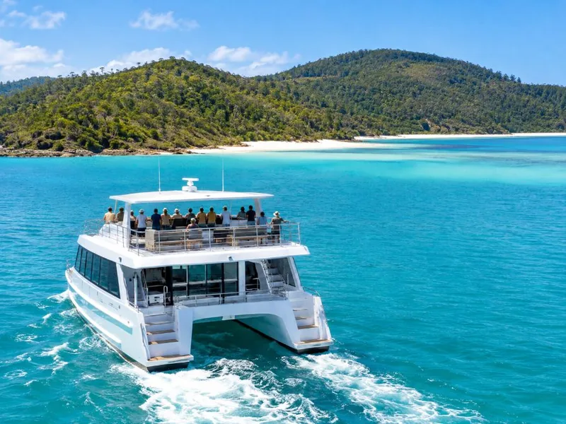 Hill Inlet Lookout & Whitehaven Cruise